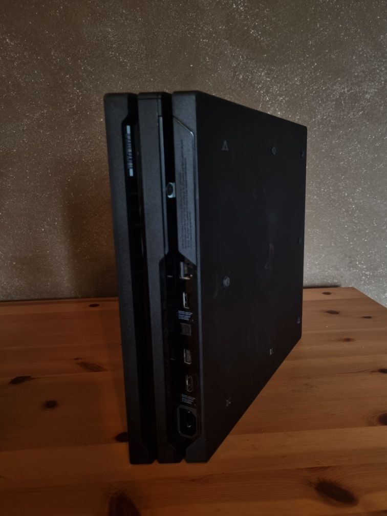 Playstation 4 PRO 1TB Stan idealny
