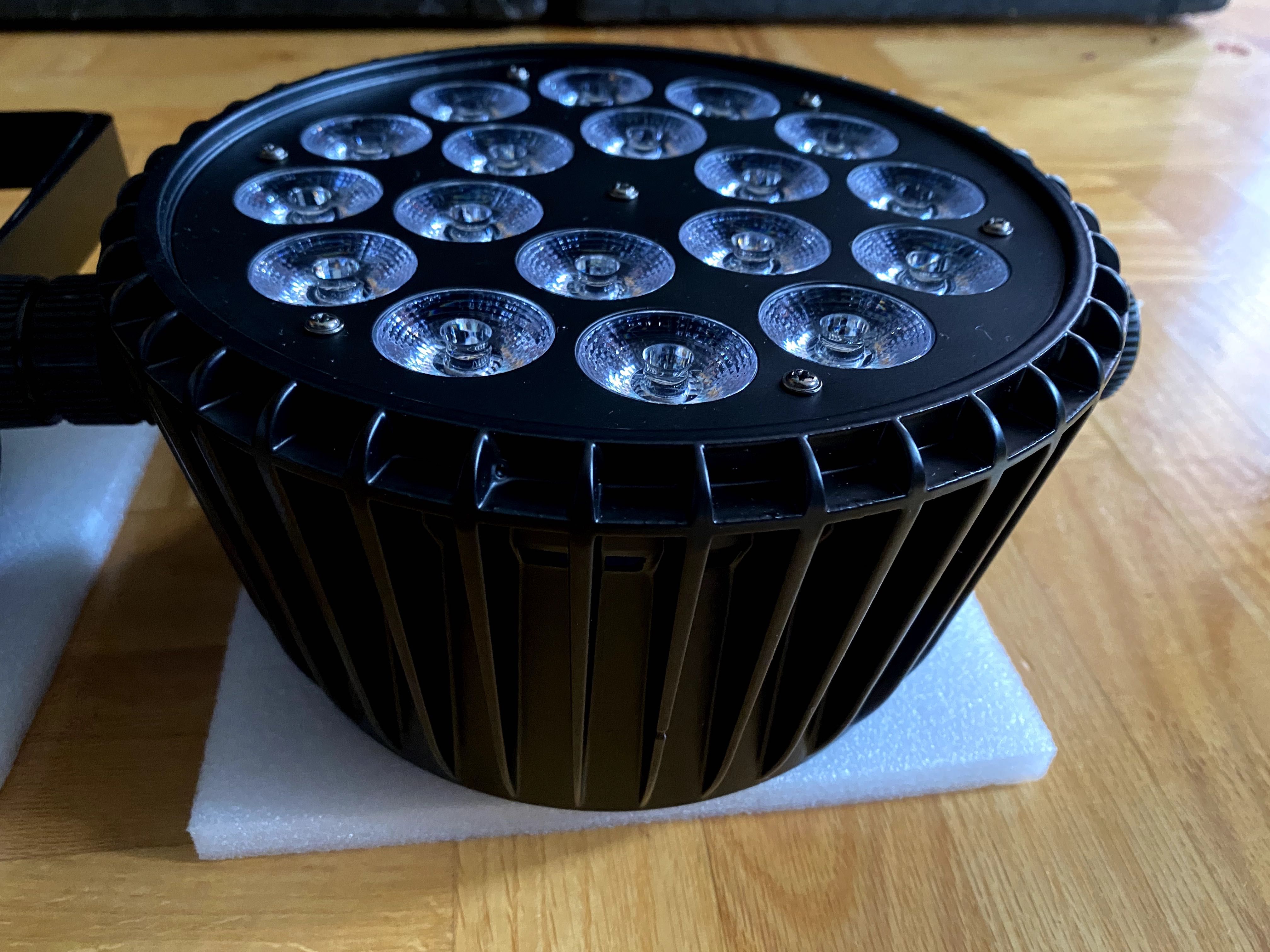 Reflektory PAR 18X10W PRO RGBW 4IN1