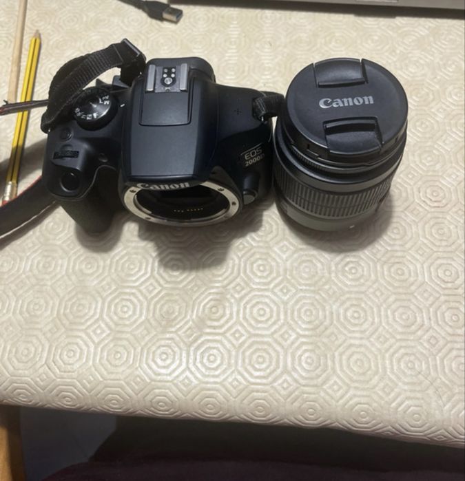 camara fotografica EOS-2000 + lente