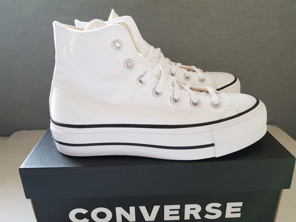 Trampki Converse model Ctas Lift Hi 560846C