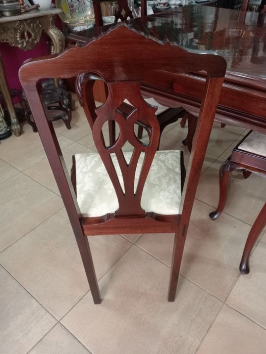 Mesa e cadeiras quen anne