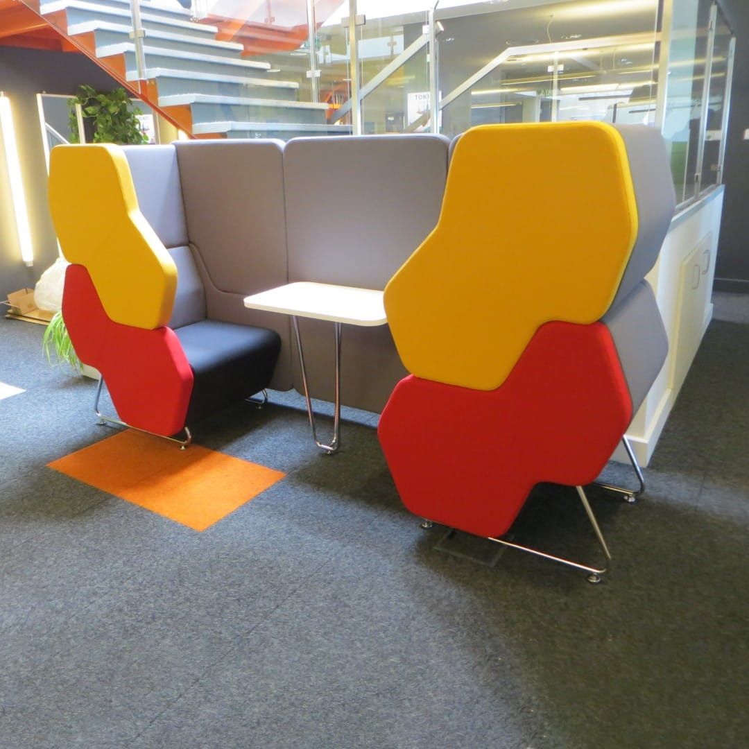 Sofa wypoczynek HEXA Wall dwuosobowa  biuro hotel budka akustyczna