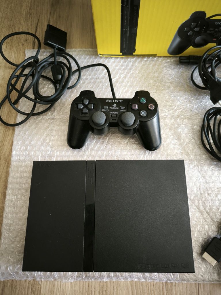 PlayStation 2 Slim 100% completa (Setúbal)
