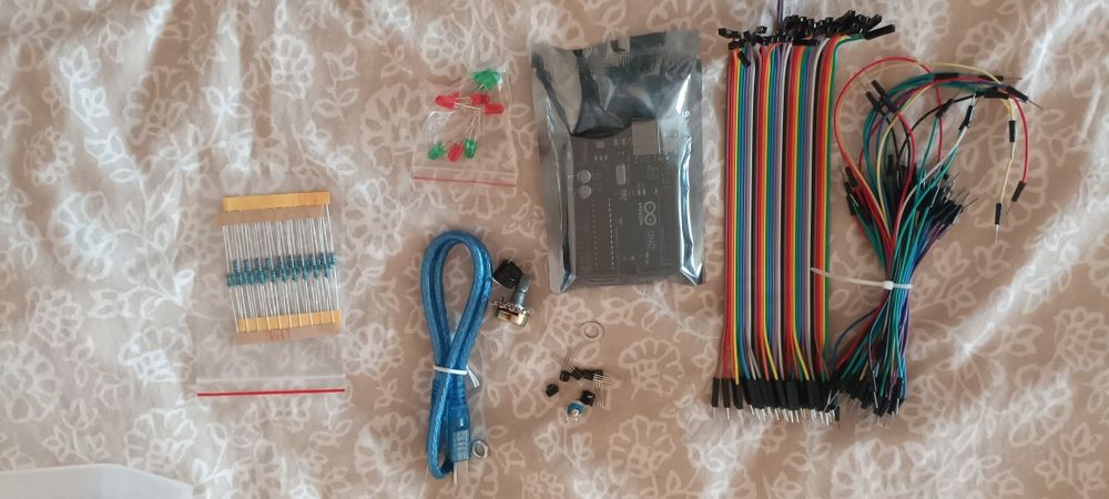 Zestaw komponentów elektronicznych Arduino