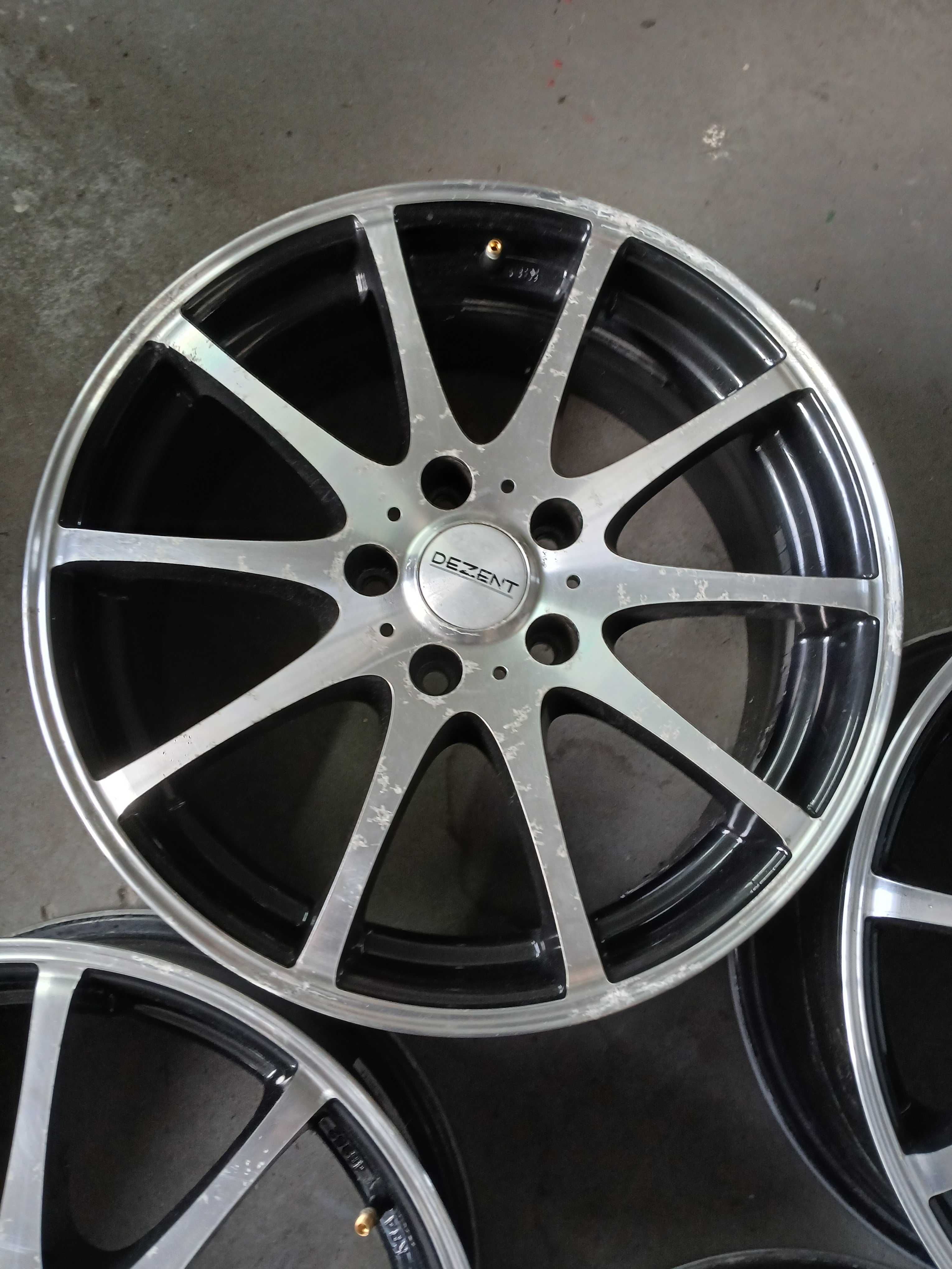 Felgi aluminiowe Dezent czarno chromowane 7j17 5x112 et 40 ch70