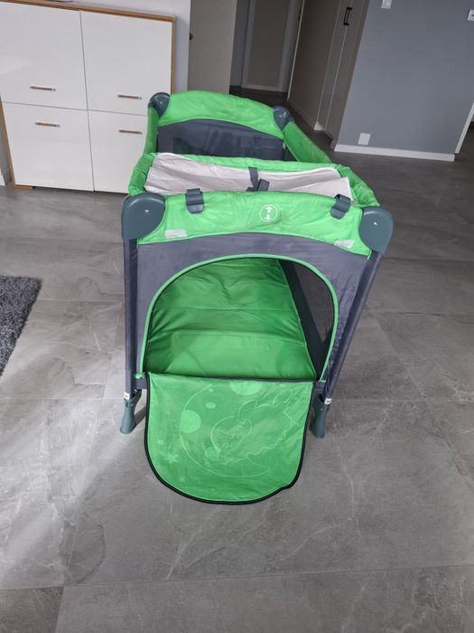 Łóżeczko turystyczne, przewija zielone chłopiec dziewczynka