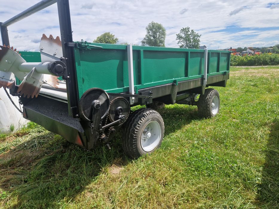 Rozrzutnik obornika czarna białostocka dwu osiowy
