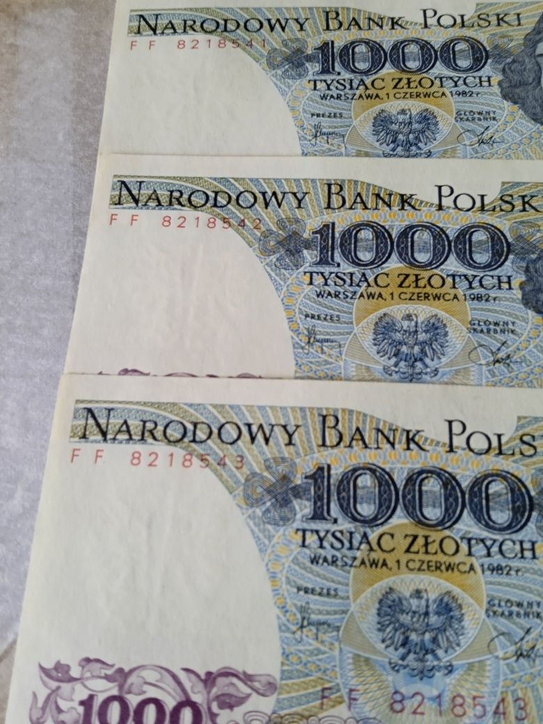 Banknoty Prl rok 1982 Cena za trzy sztuki są pokolei numerami Stan Unc