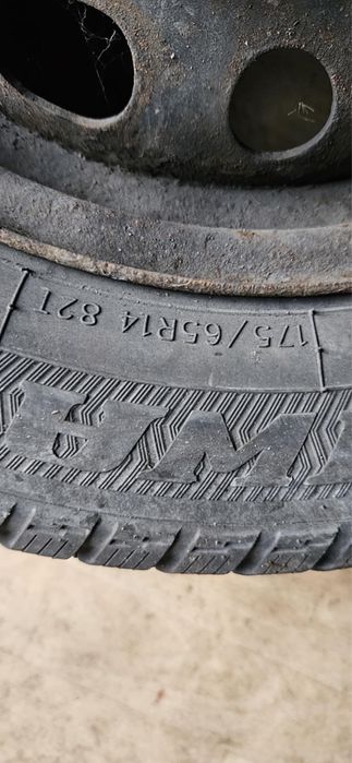 Felgi z oponami zimowe 175/65 r 14