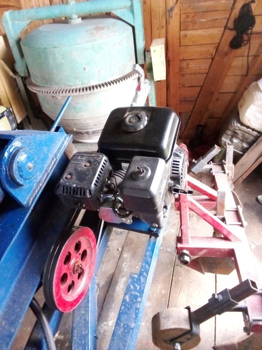 Продам дроворуб на бензині