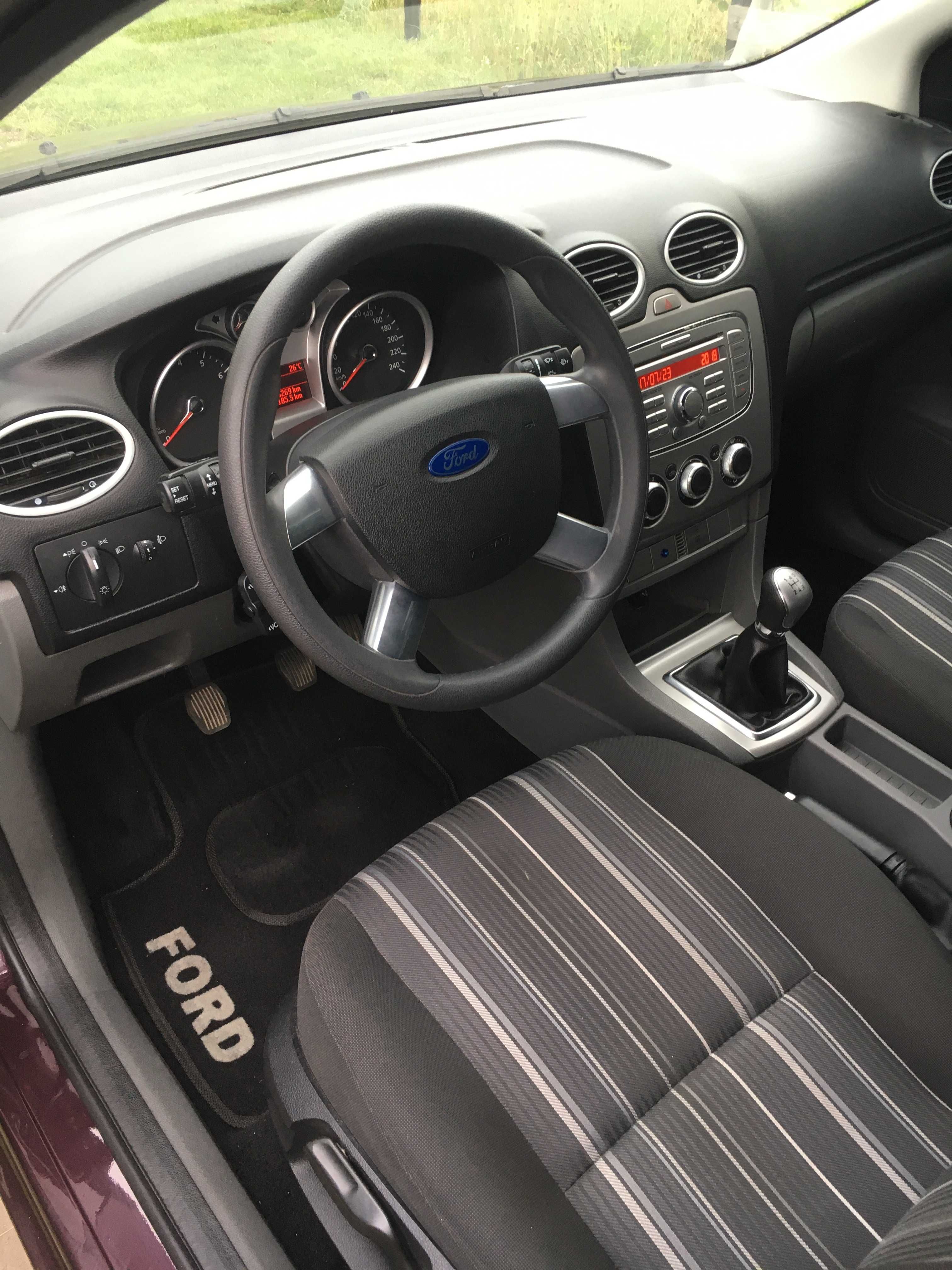 FORD Focus 1.6 бензин