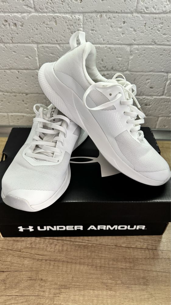 Кроссовки Under Armour 37,5 р.