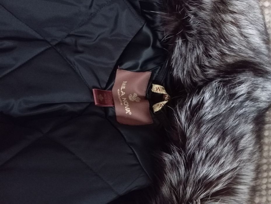 Пальто, тренч  с мехом чернобурки. Длина 120 см . Размер М -L