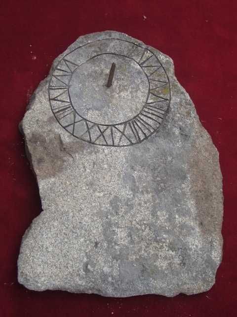 Relógio de Sol em Granito