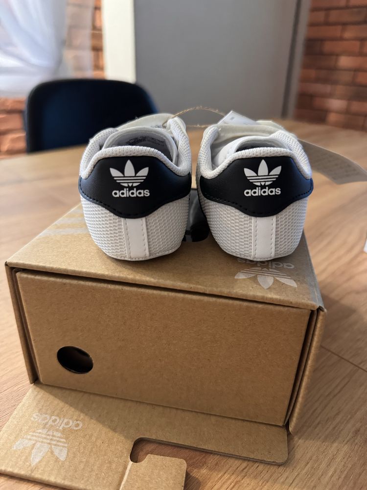 Buty dziecięce niechodki Adidas