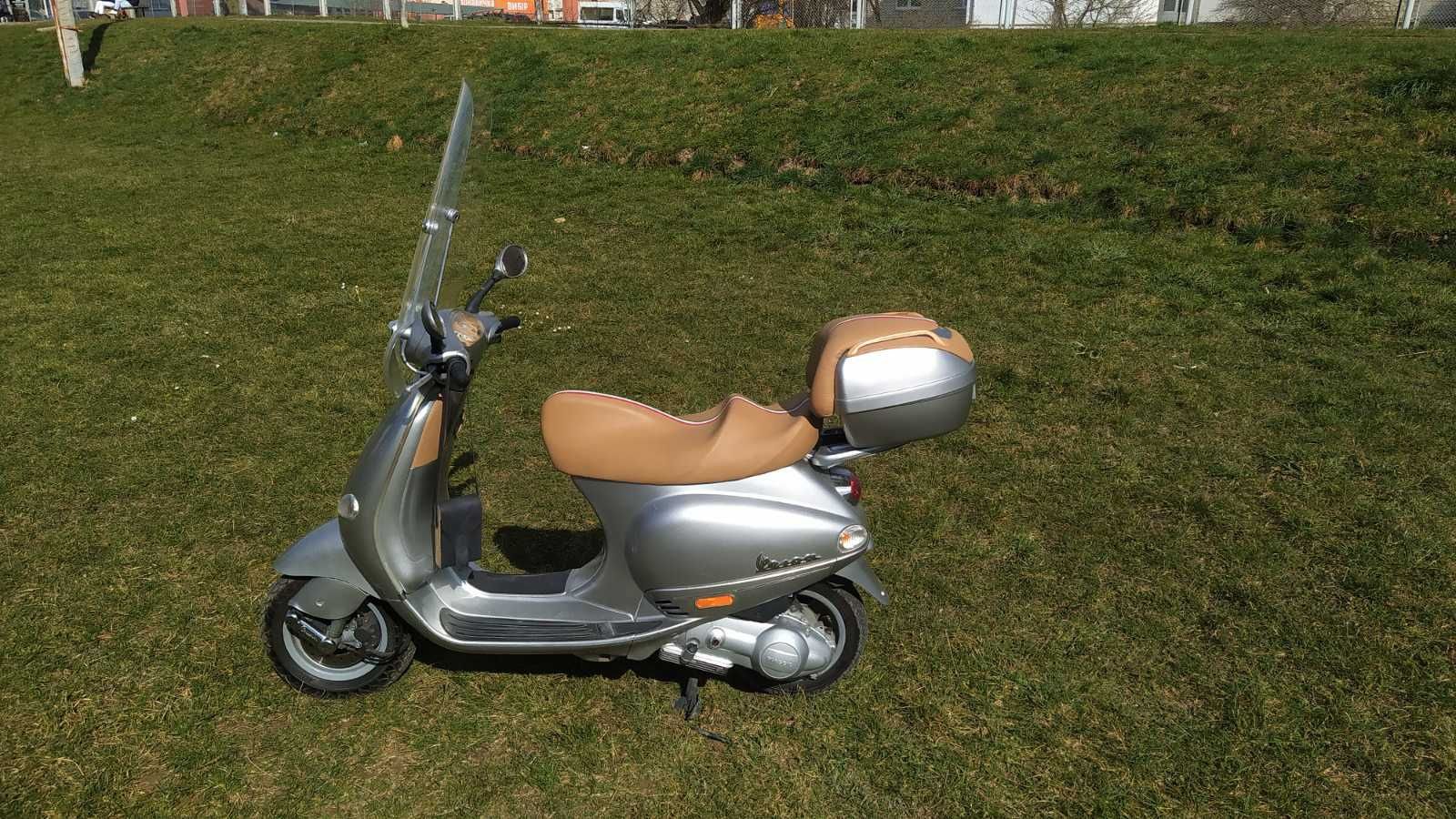 Vespa Piaggio 150  класика в єдиному оригінальному  виконанні