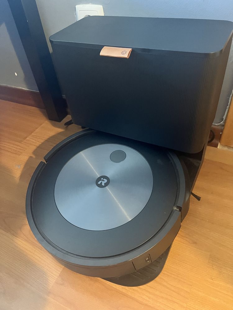 Aspirador iRobot Roomba J7+