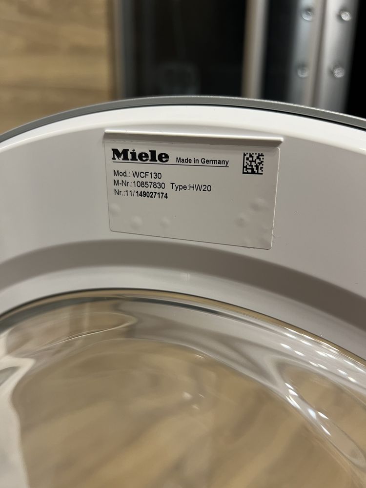 Пральна машина  Miele W1 8кг