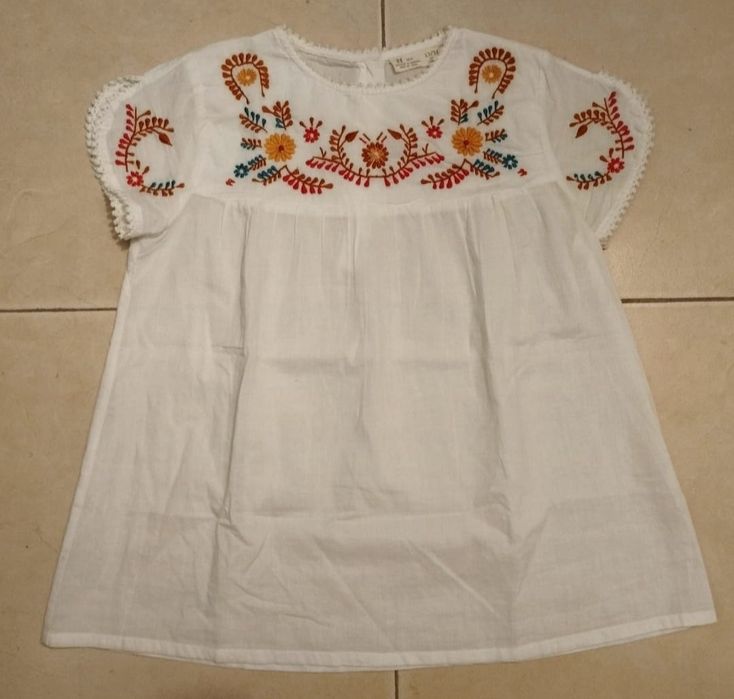 Camisa branca nova da Zippy