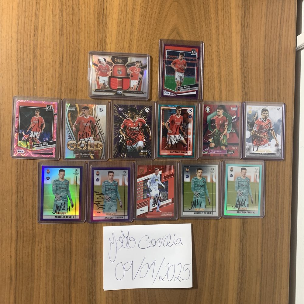 Cartas assinadas por jogadores do Benfica