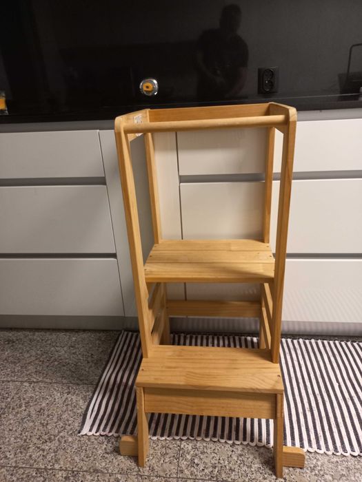 Vendo Banco Montessori para criança em madeira pinho