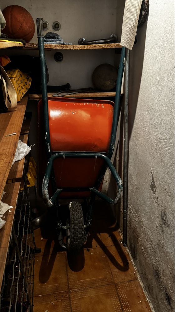 Carro / Carrinho de mão 90L