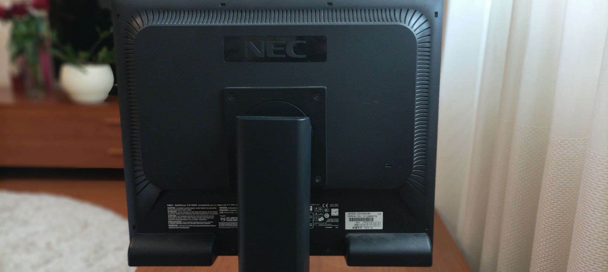 Монитор NEC, диагональ 19"