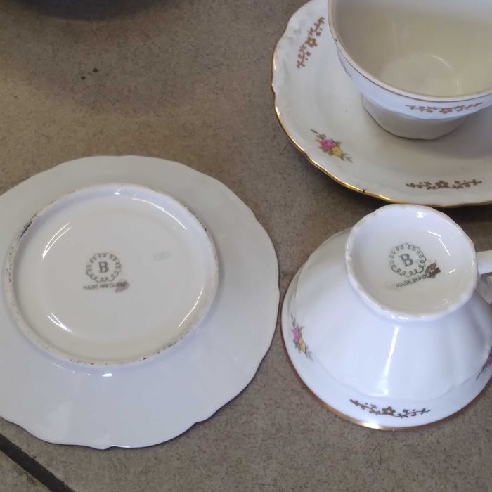 Pozłacany piękny serwis kawowy Bogucice filiżanki 100 ml / Polecam