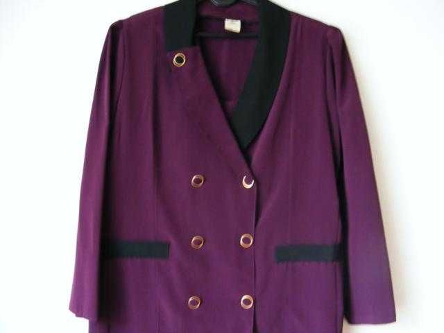 Garsonka - kostium czarno - śliwkowy R 40