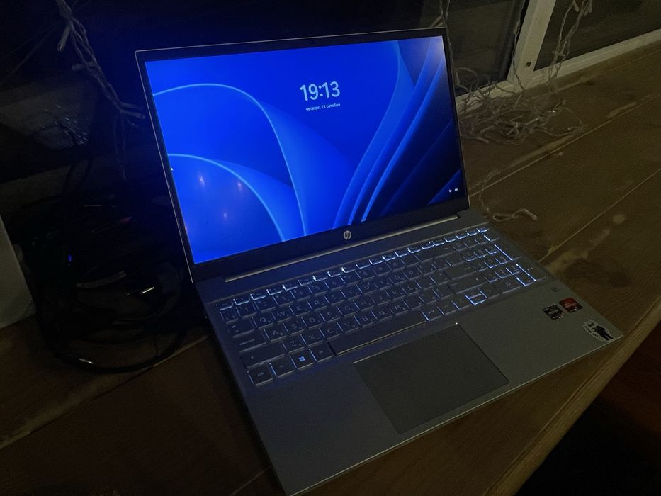 Продам ноутбук hp pavilion lap top 15-eh1106ua