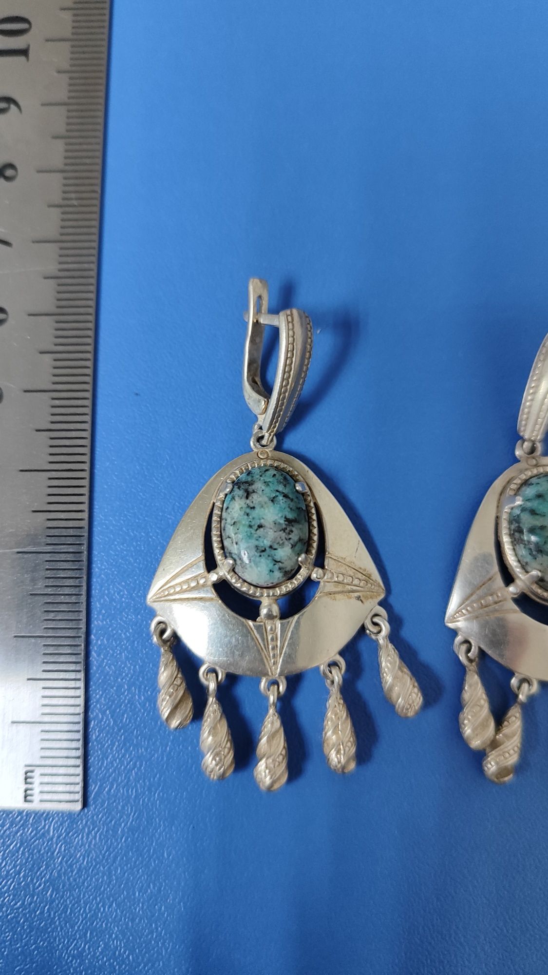 Сережки з камінням