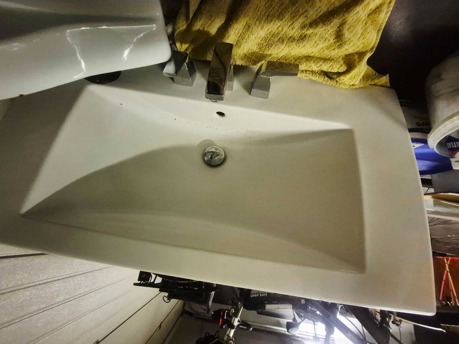 Umywalka Villeroy&Boch wraz z baterią