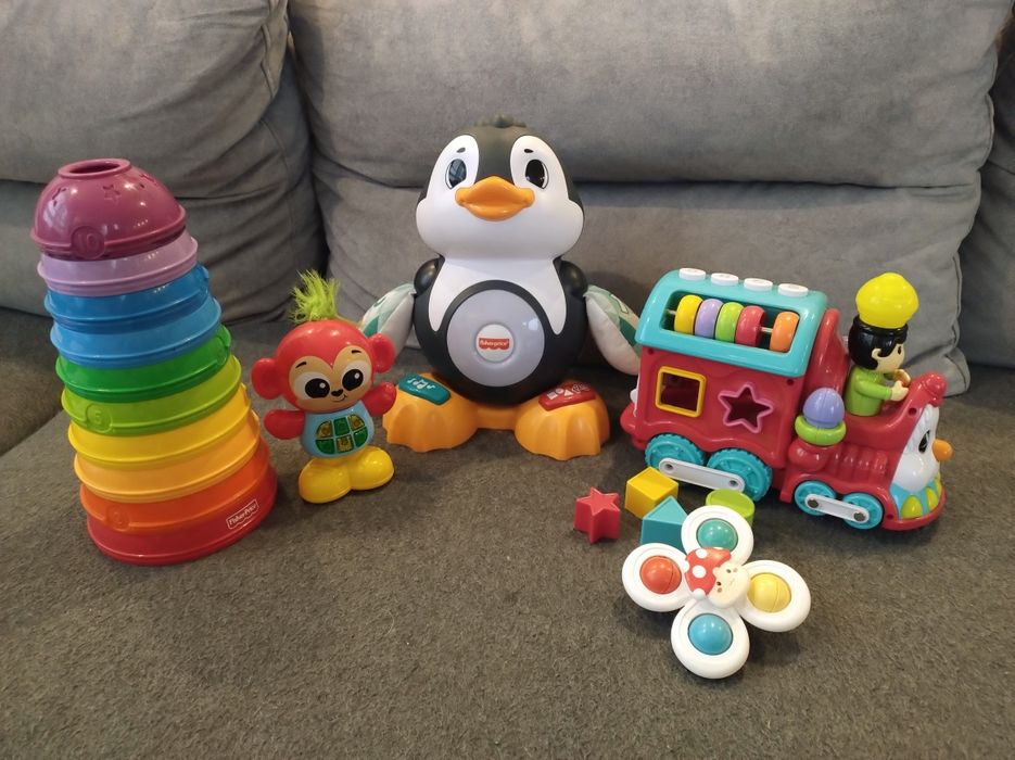Zestaw zabawek pingwinek Fisher Price, pociąg, wieża i inne