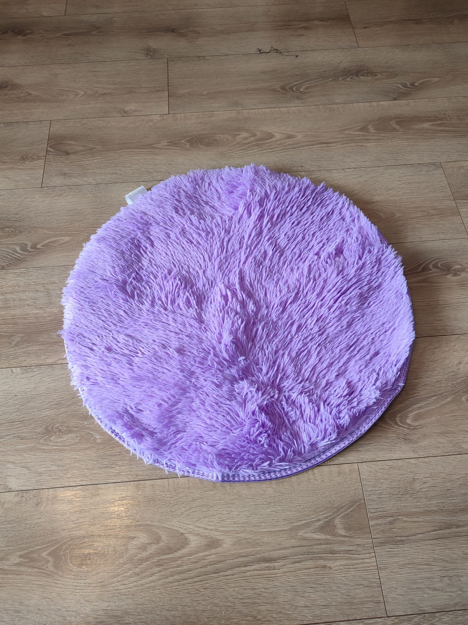 Nowy fioletowy dywan puszysty 60 cm