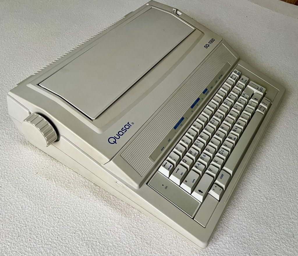 Elektroniczna maszyna do pisania Quasar SQ-1000