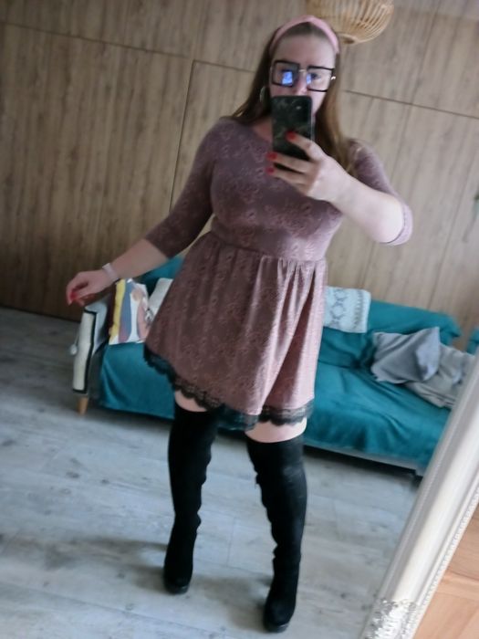 Sukienka Boohoo rozmiar 44