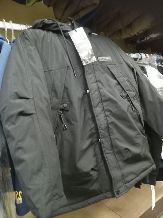 Чорни зимова дитяча куртка