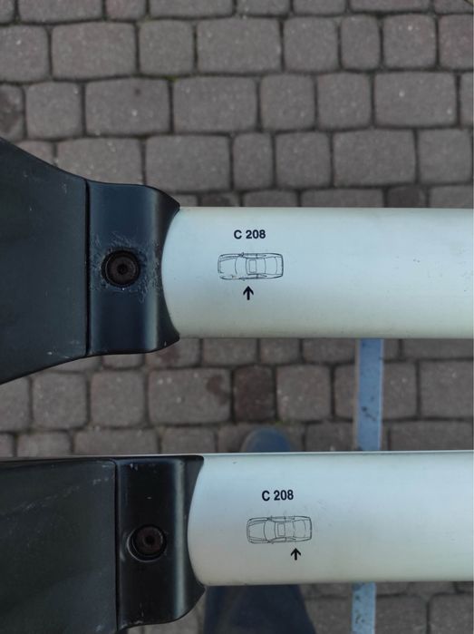 Oryginalne belki dachowe do Mercedesa W208.