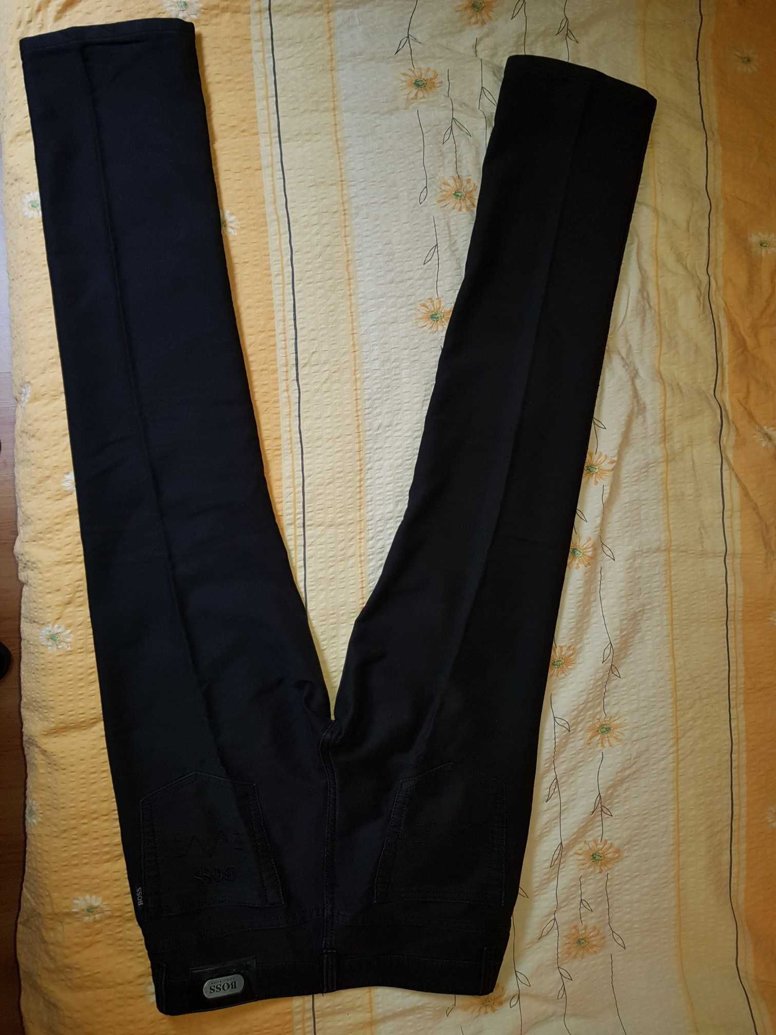 Spodnie męskie czarny jeans Hugo Boss rozm.50