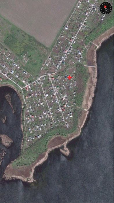 Участок у воды с фундаментом в Подгородном