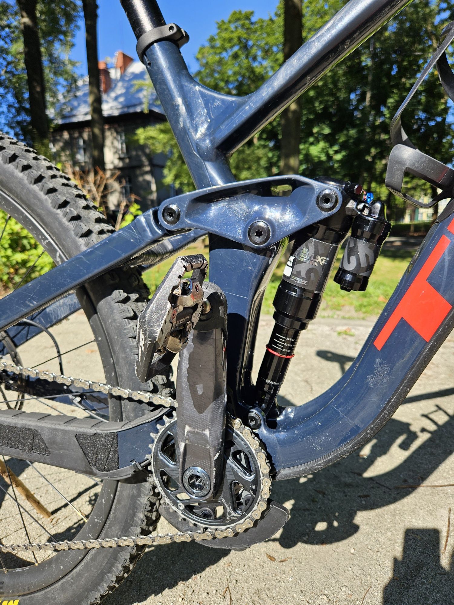 Trek Slash 8 M/L  (Karbon, race face, X01, Code RSC, maxxis)