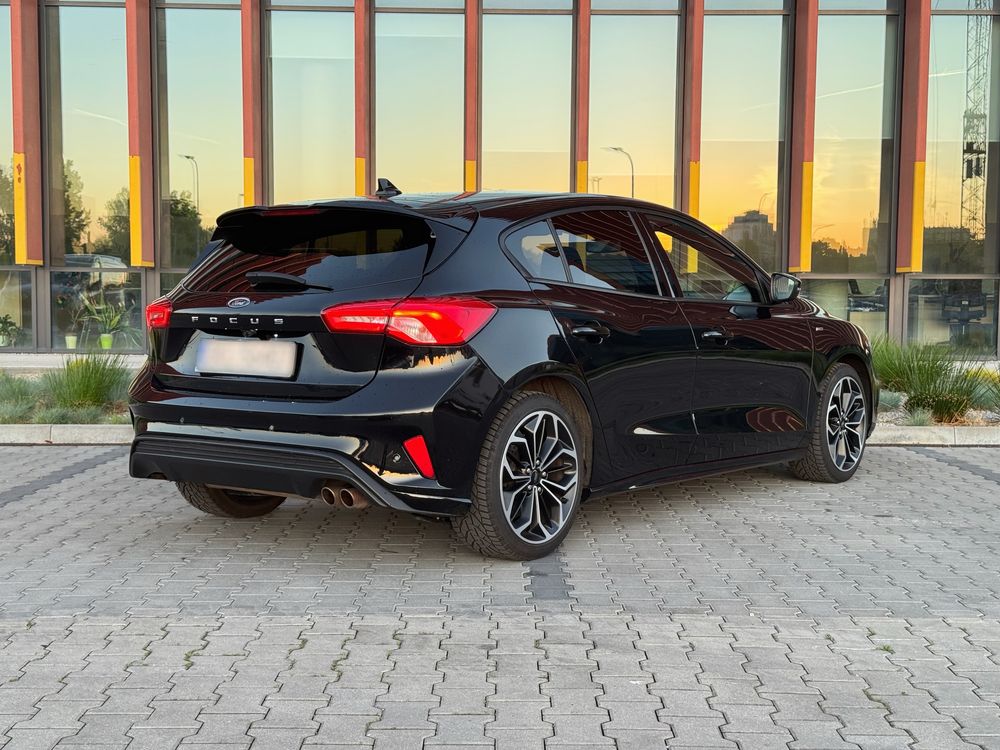 Ford Focus MK4 ST LINE