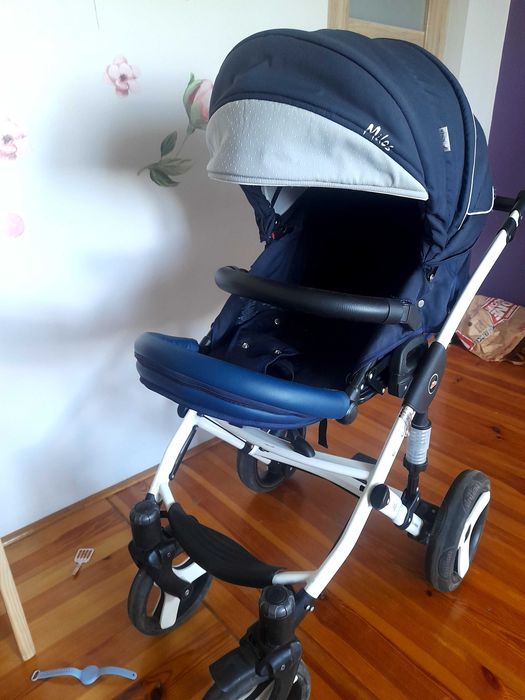 Sprzedam wozek 2w1 plus nosidelko