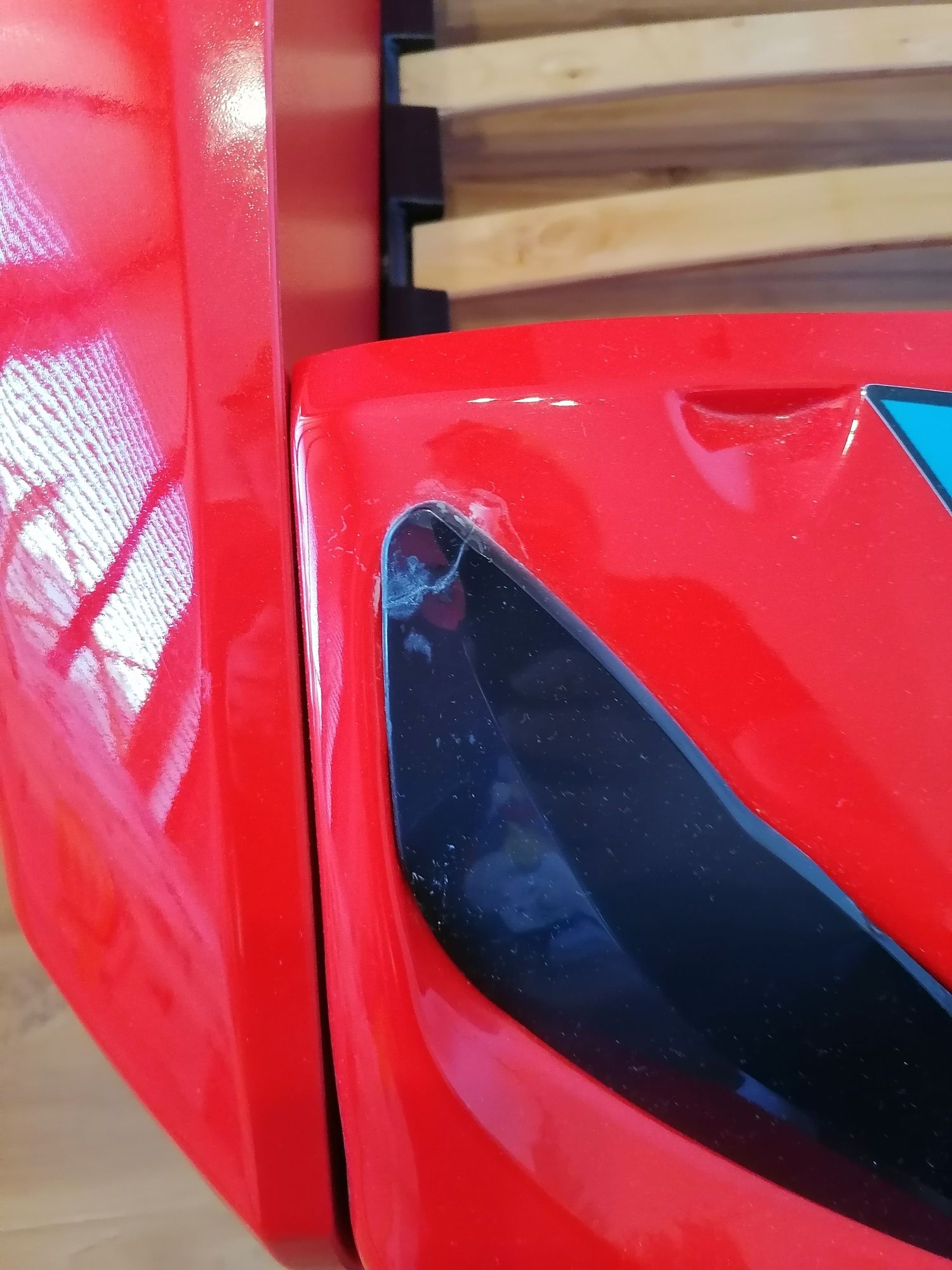 Łóżko auto z materacem