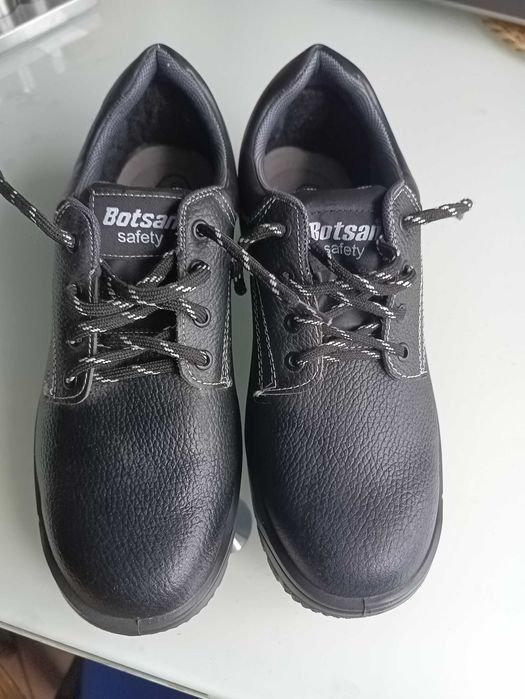 Полуботинки  захіщенні. 43 р.