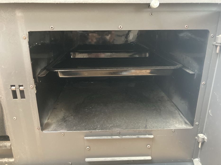 Salamandra c Fogão a lenha, forno e tampo de ferro fundido com 3 bicos