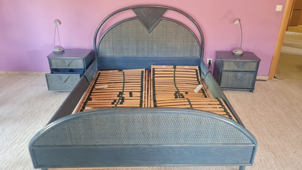 Meble do sypiani - Łóżko podwójne regulowanym stelażem  niebieskie, sz