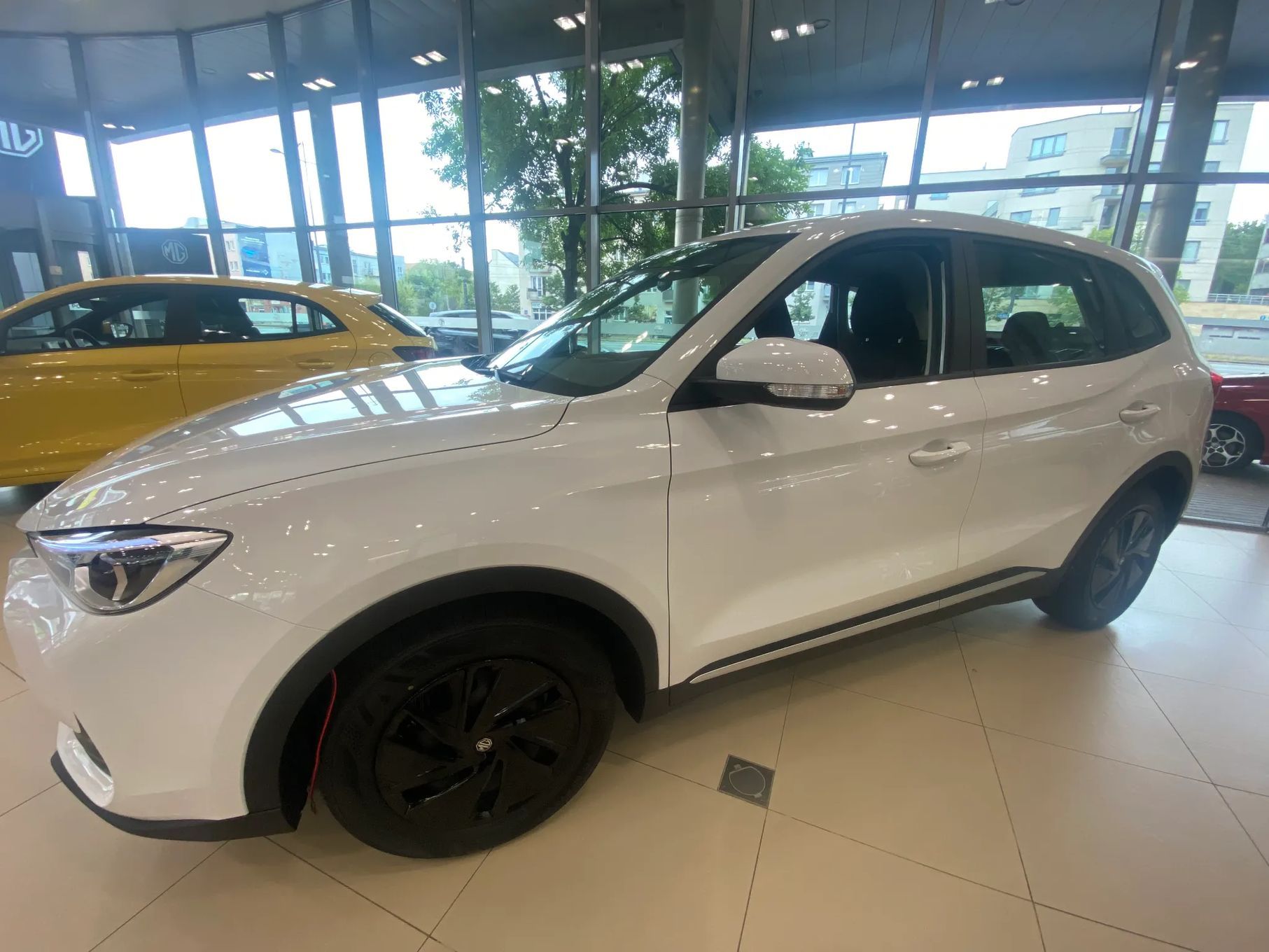 MG ZS MG ZS HYBRID+ od ręki