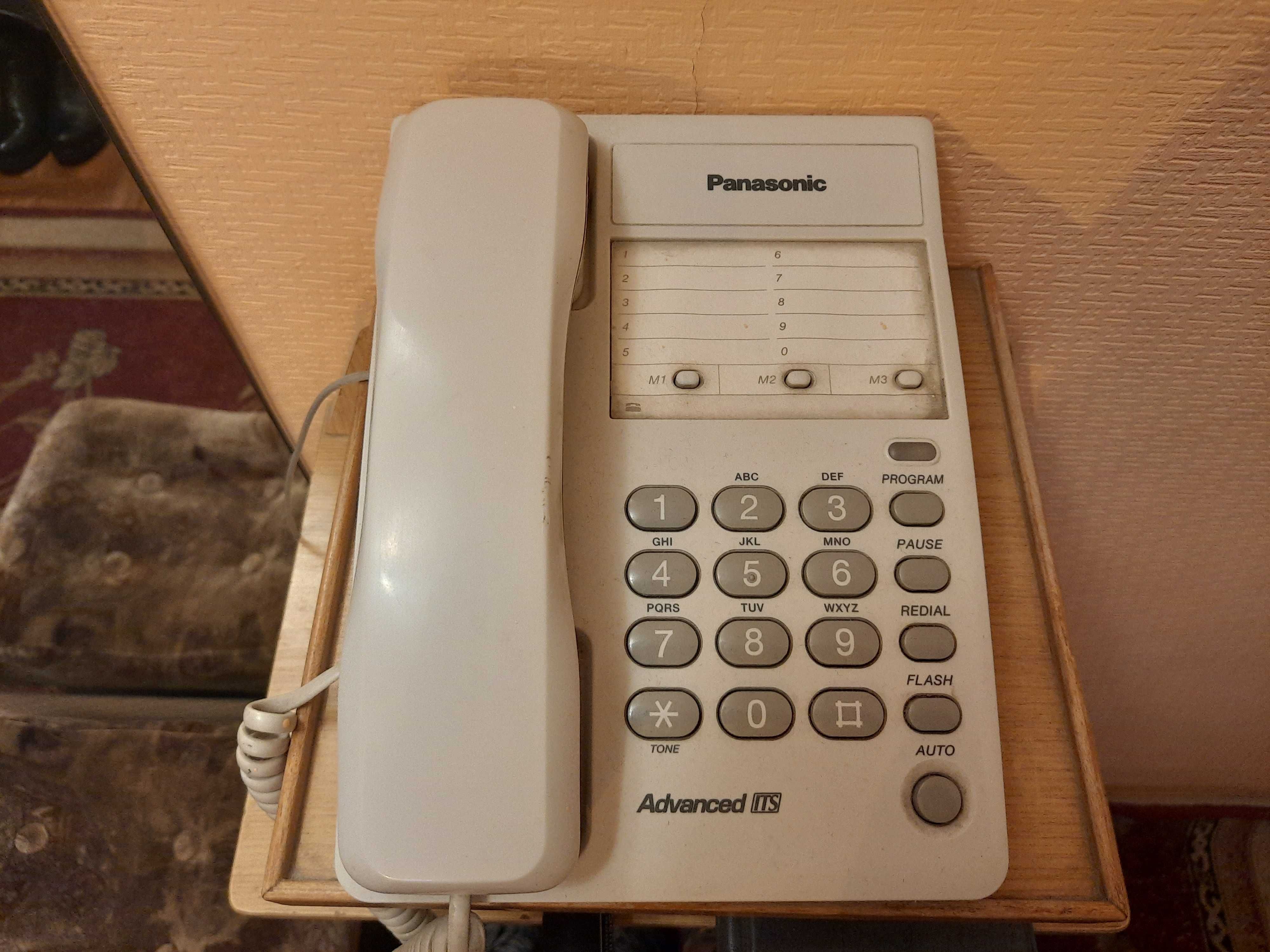 Продам телефон Panasonic модель KX-TS2361UAW