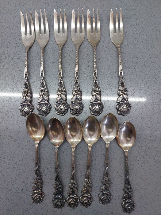 Вилки ложки дисертні вінтажні поср6няні, мельхіорові чайні ложечки